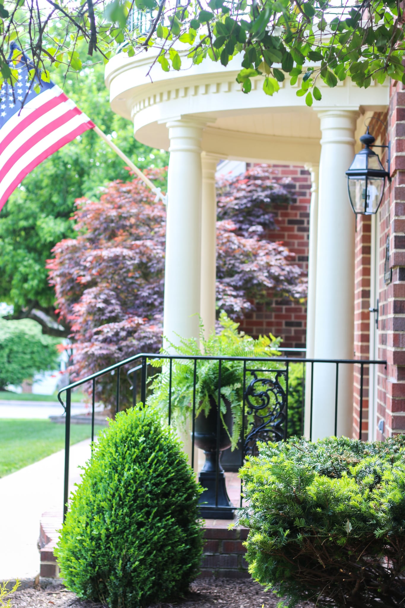 20 Beautiful Porch Planter Ideas