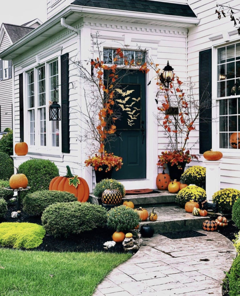 15 Beautiful Fall Porches on Instagram - MW Designs