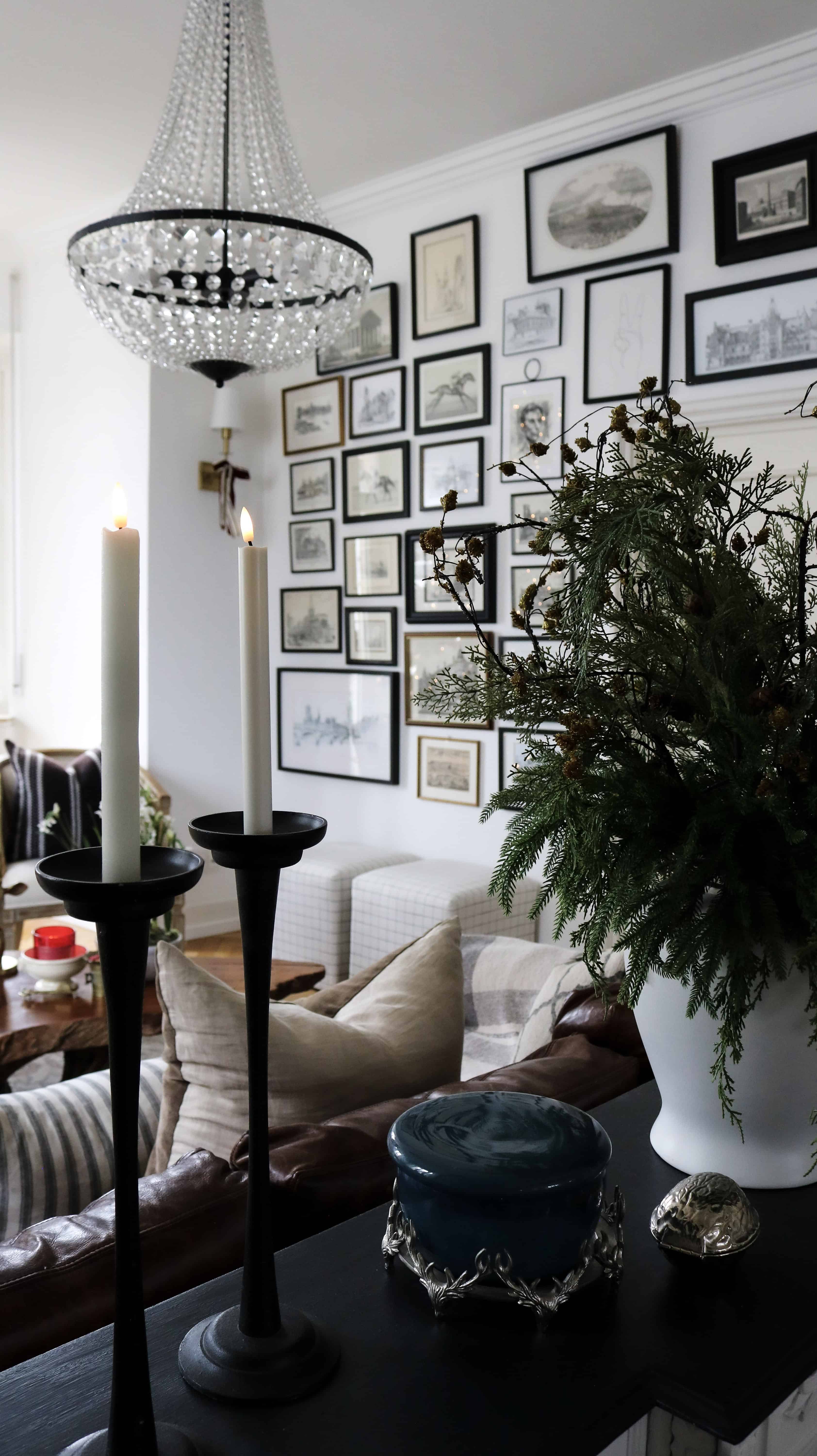 A Traditional-With-a-Twist Christmas Home 