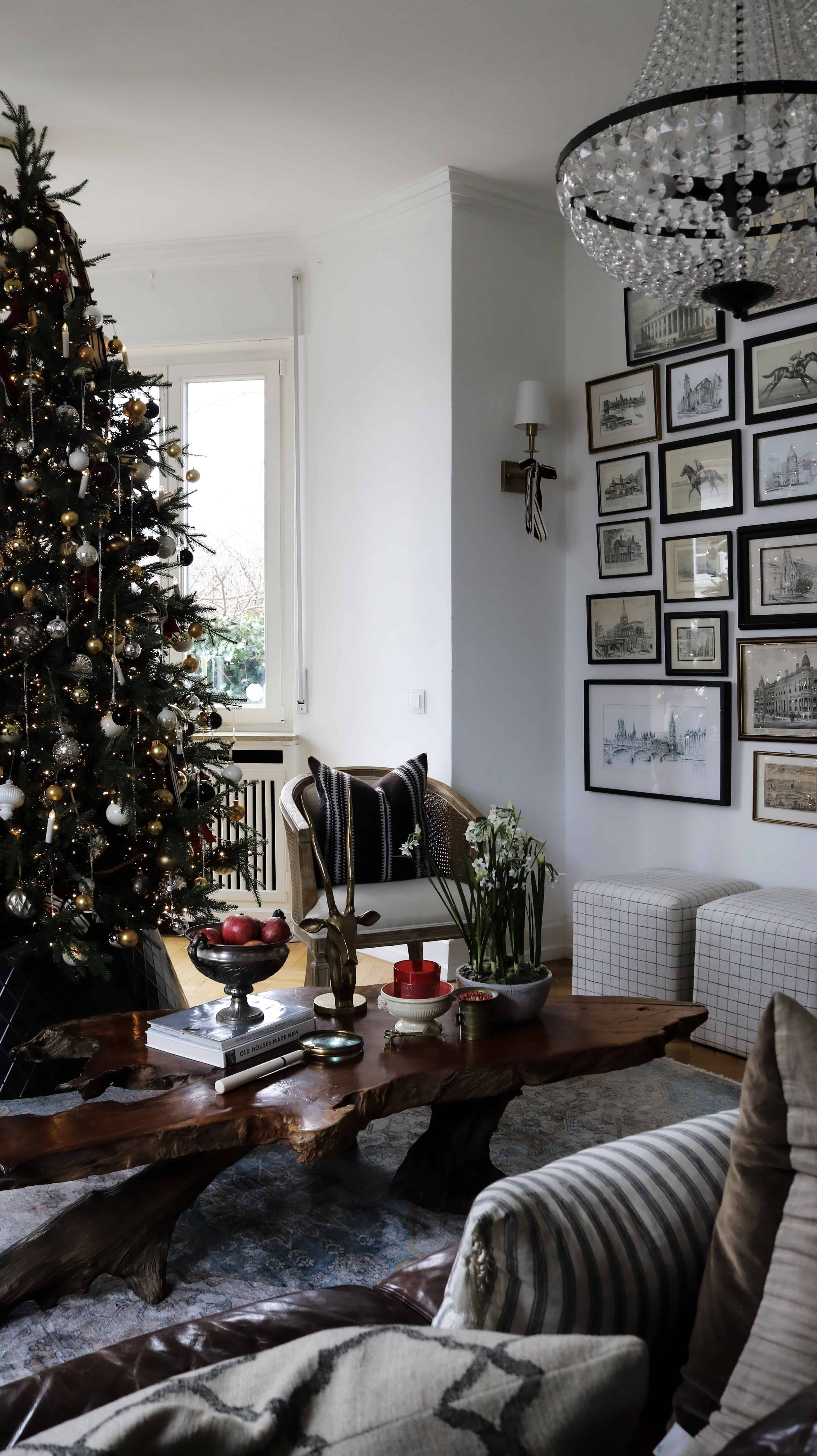A Traditional-With-a-Twist Christmas Home