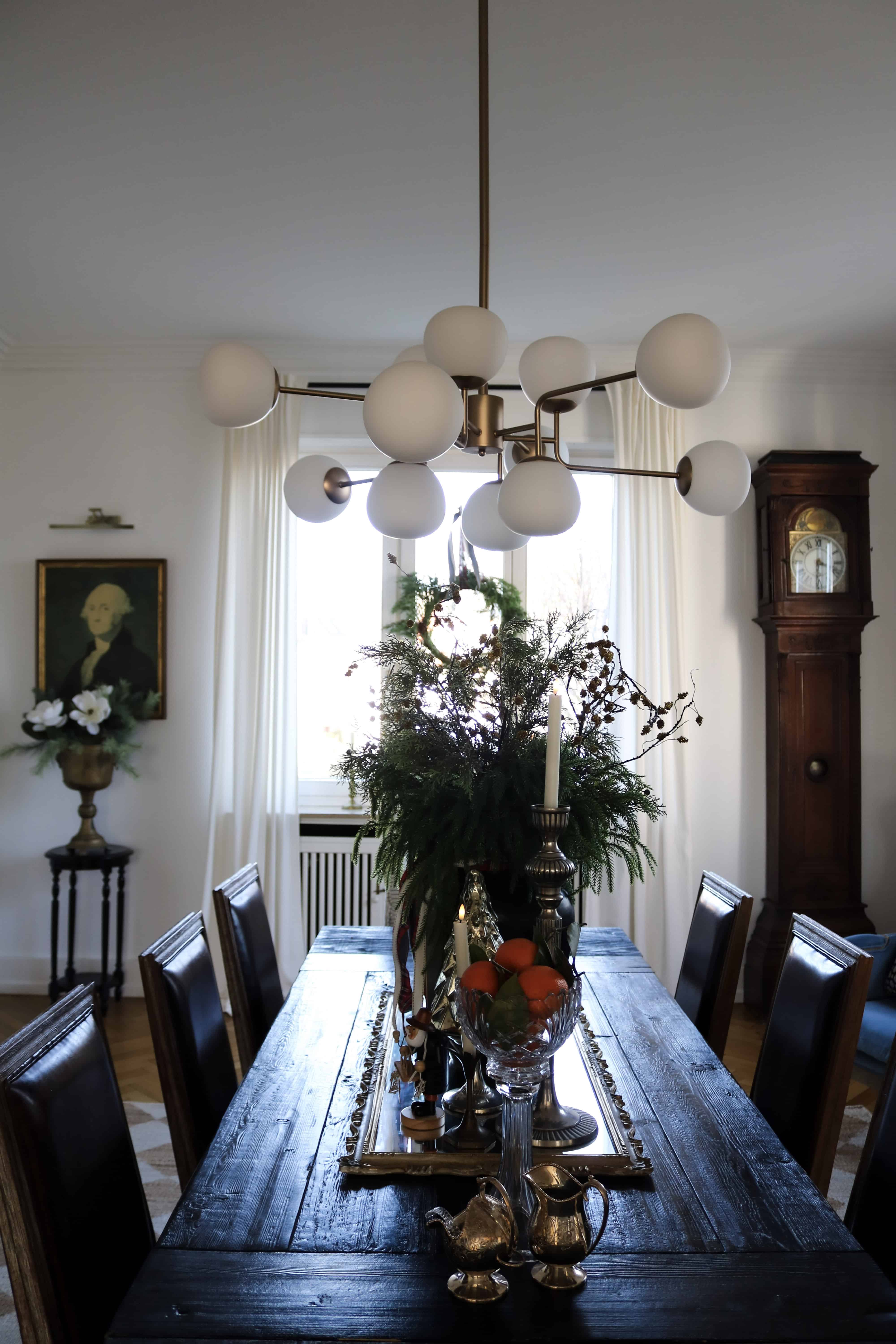 A Traditional-With-a-Twist Christmas Home