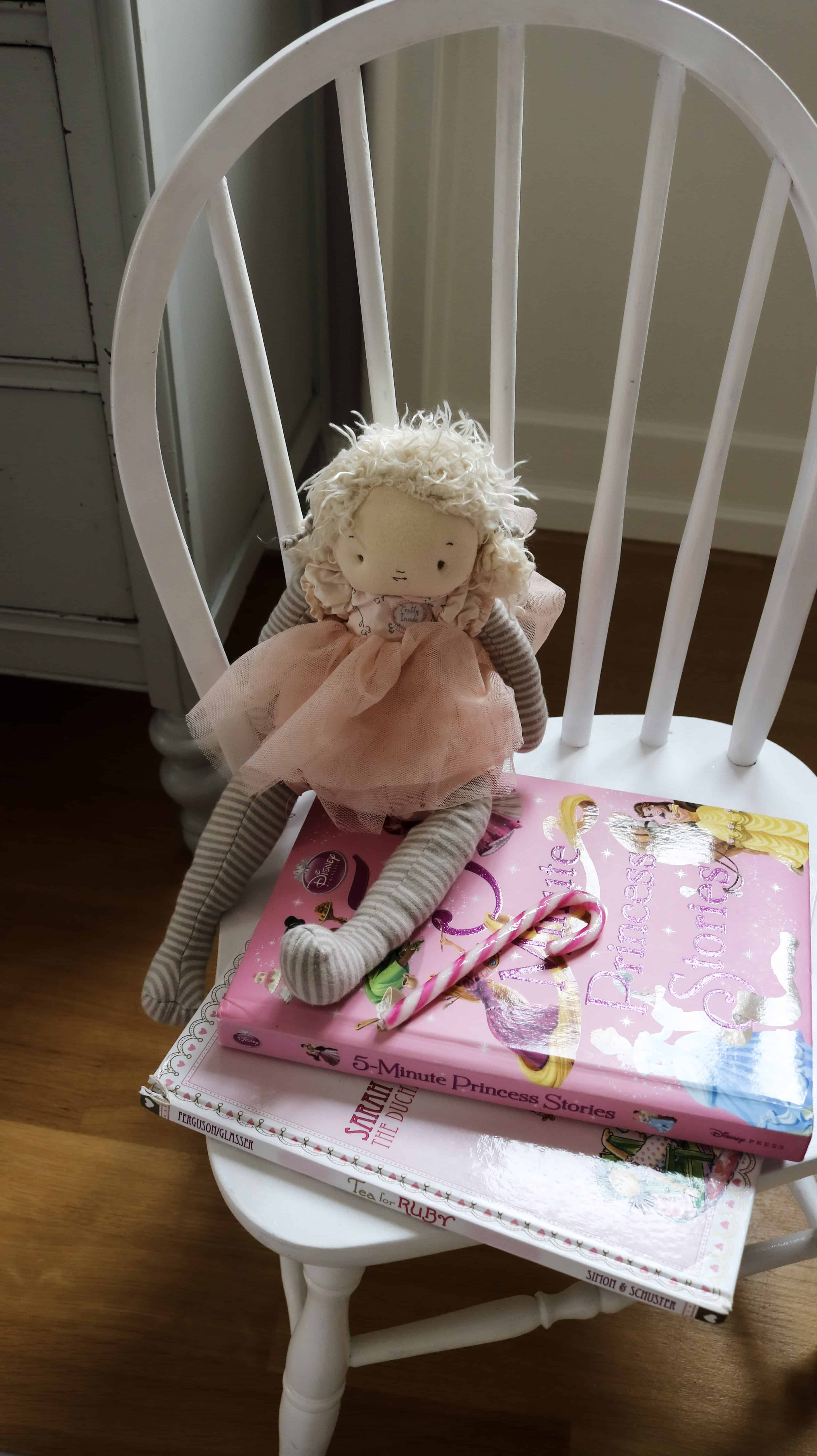 A Traditional-With-a-Twist Christmas Home