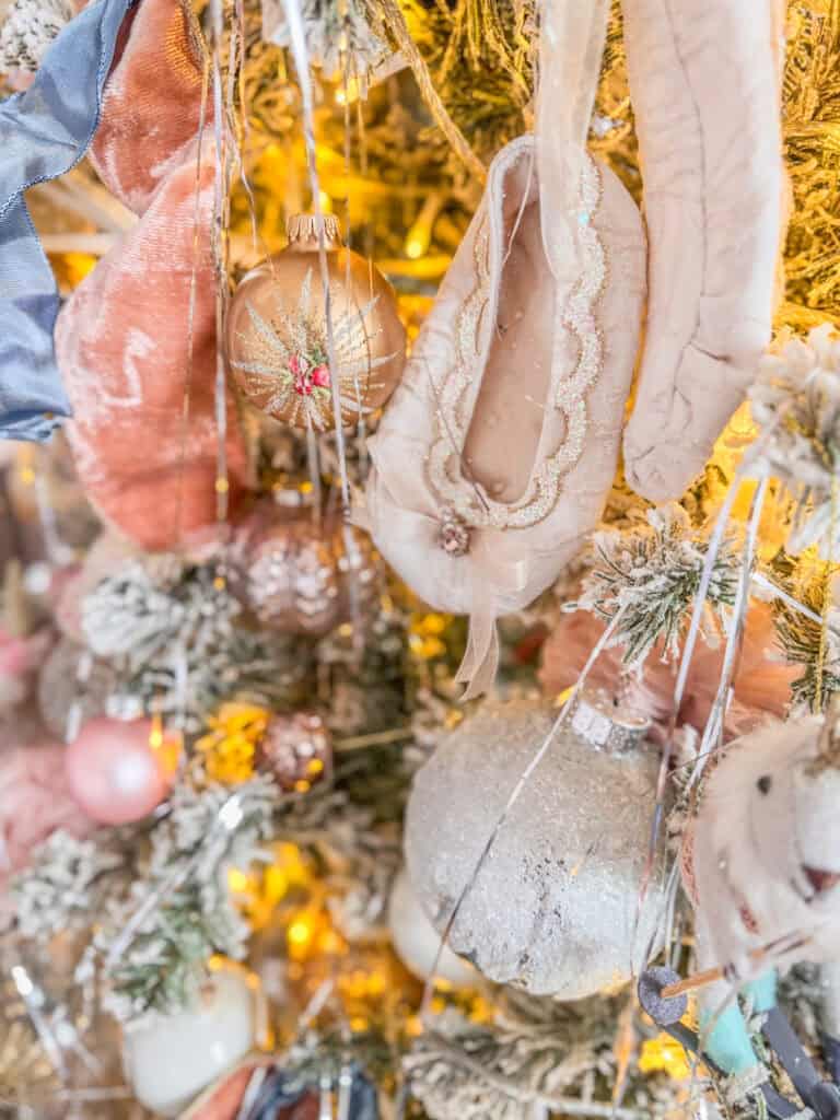 A Traditional-With-a-Twist Christmas Home