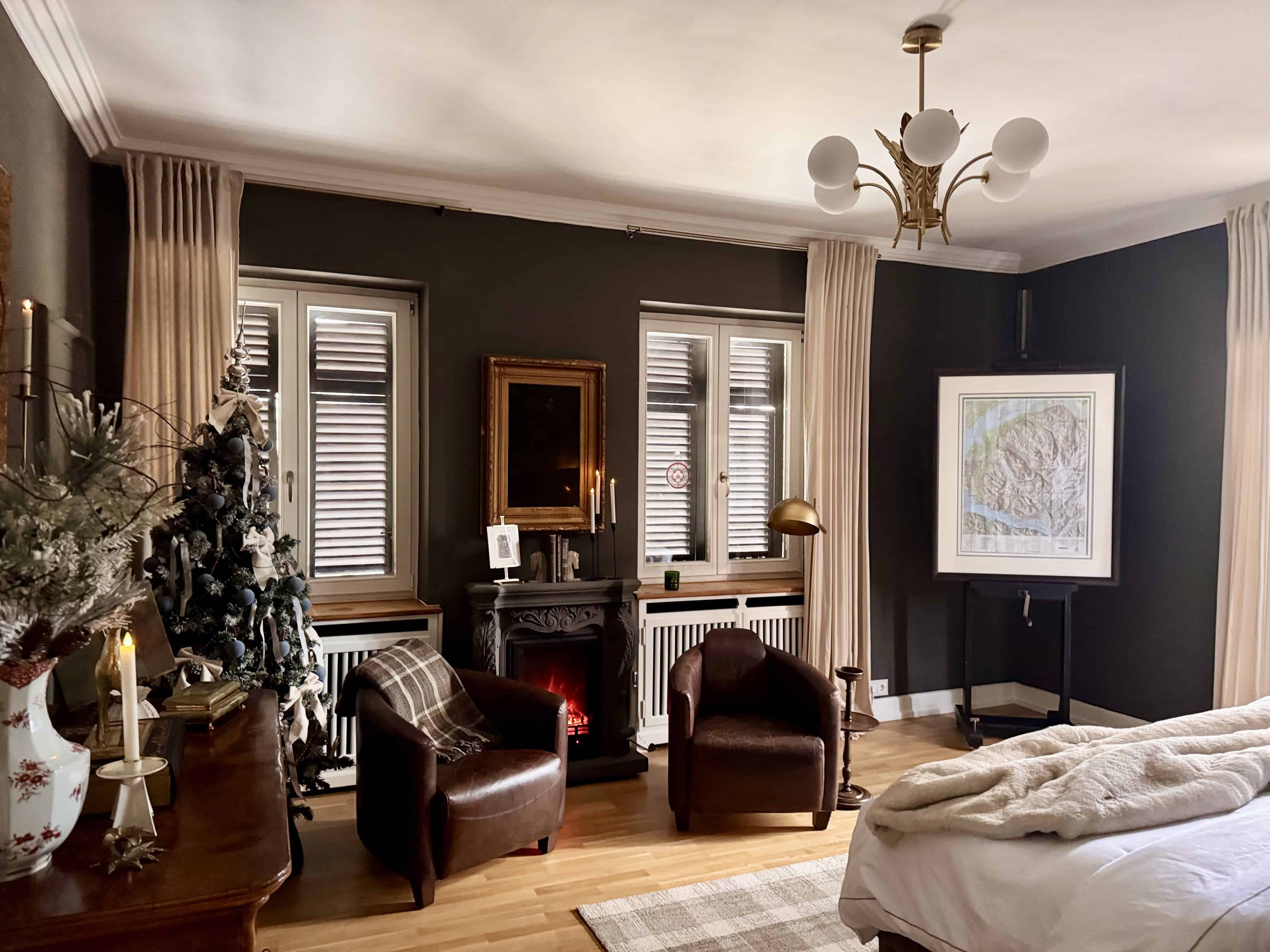 A Traditional-With-a-Twist Christmas Home