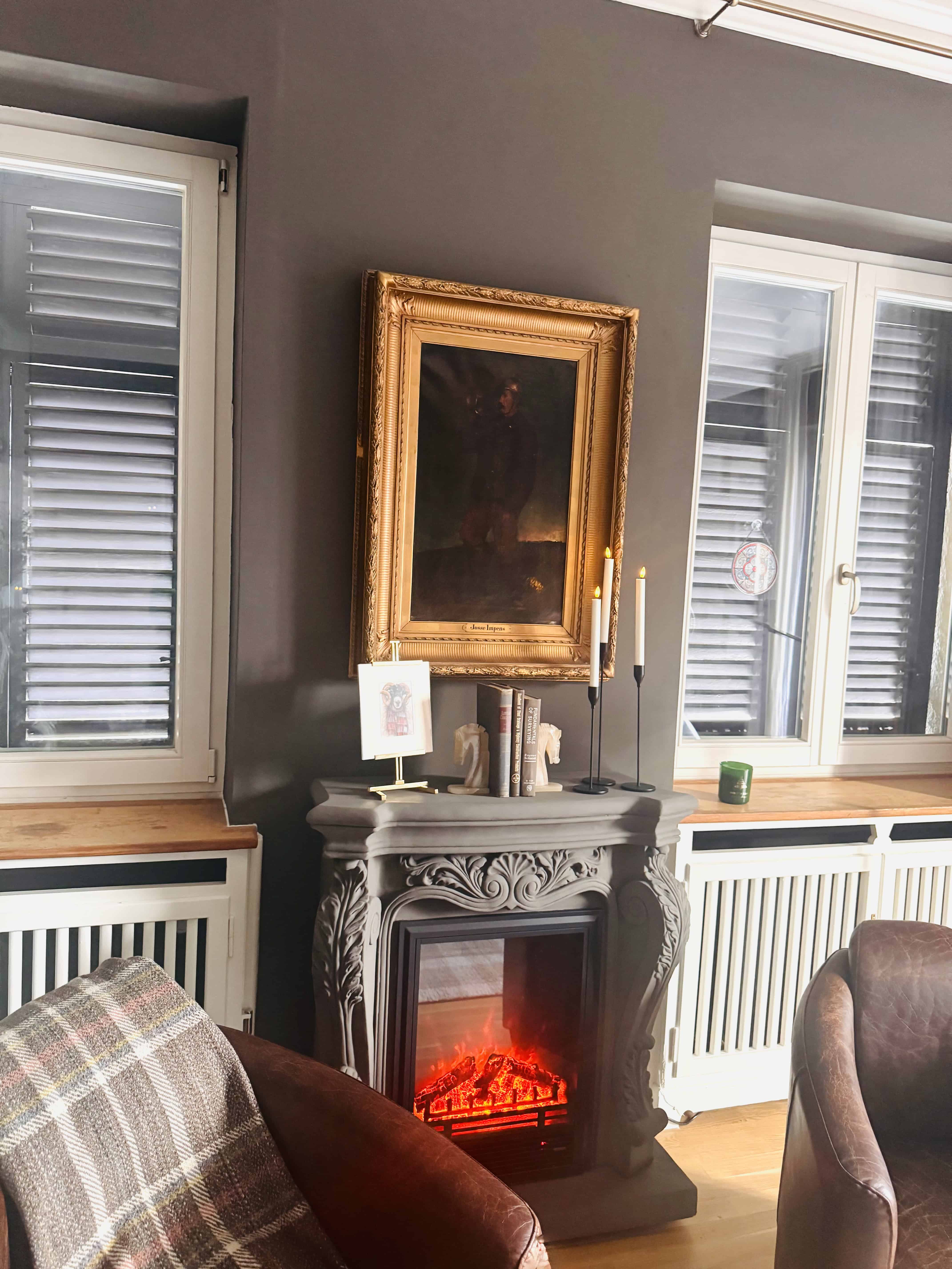 A Traditional-With-a-Twist Christmas Home