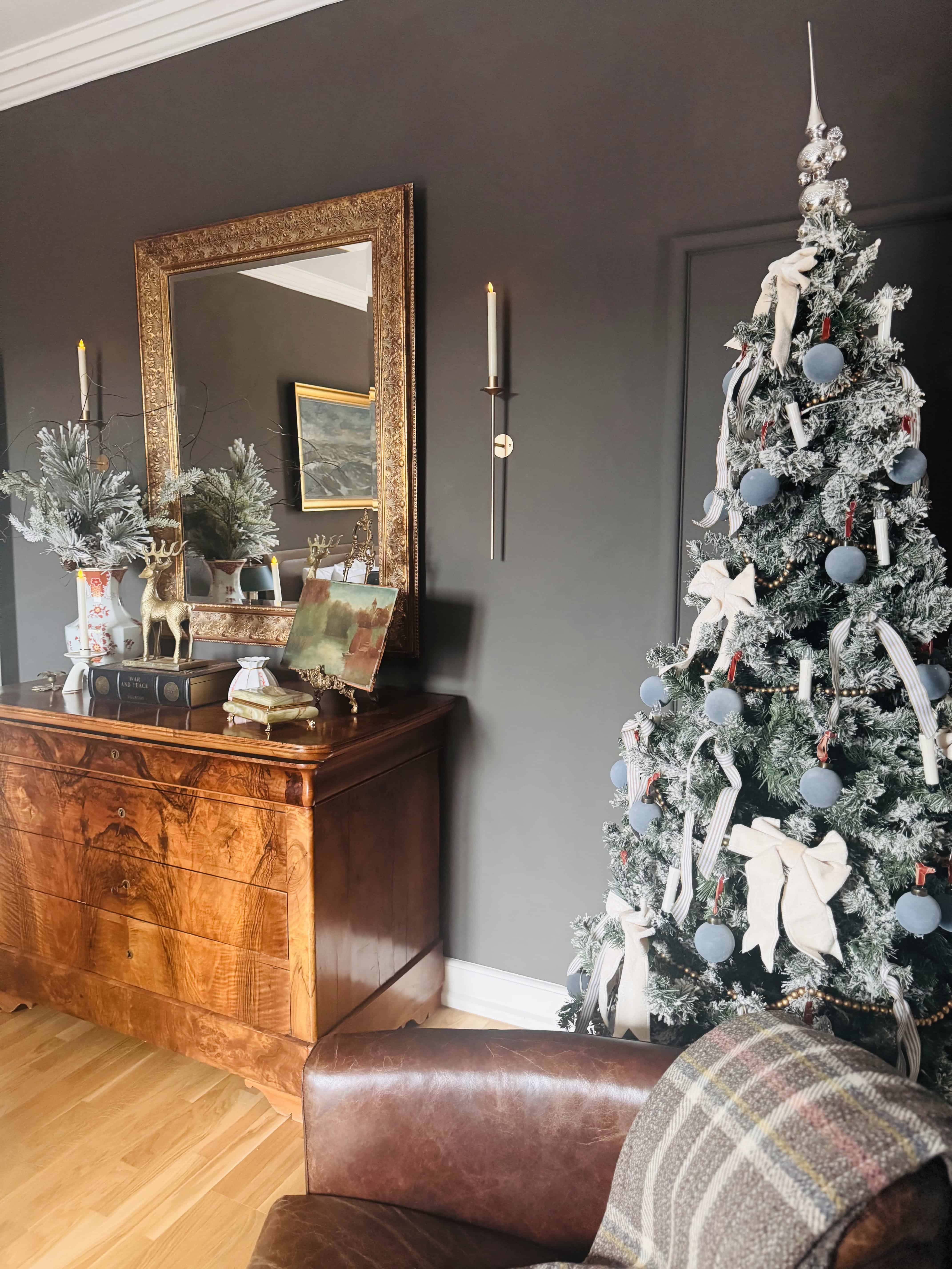 A Traditional-With-a-Twist Christmas Home