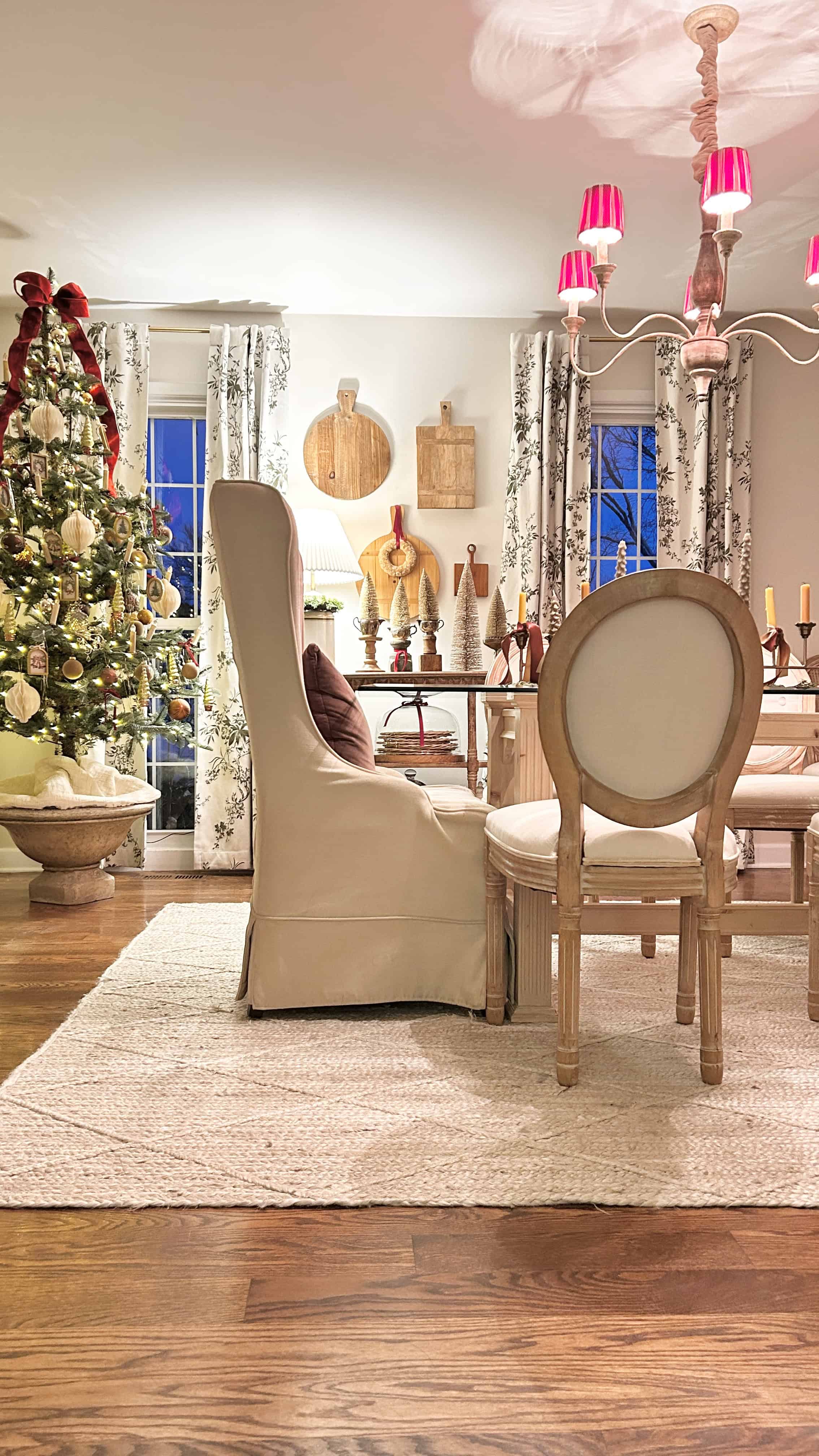 A Georgian Style Home Dressed for Christmas