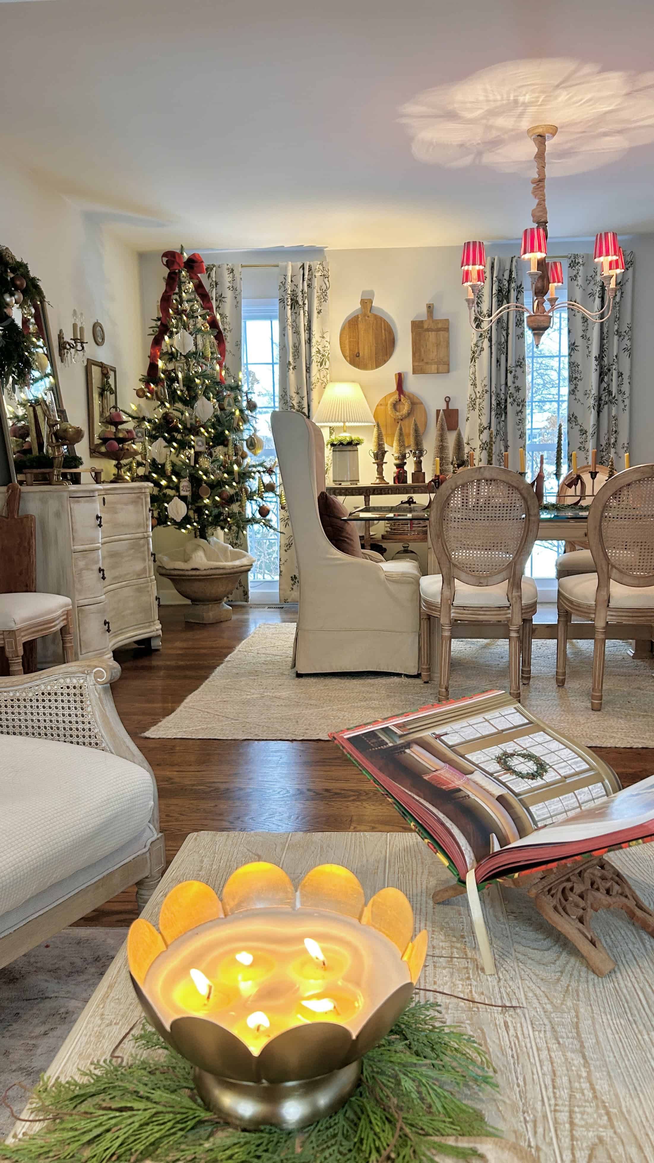 A Georgian Style Home Dressed for Christmas