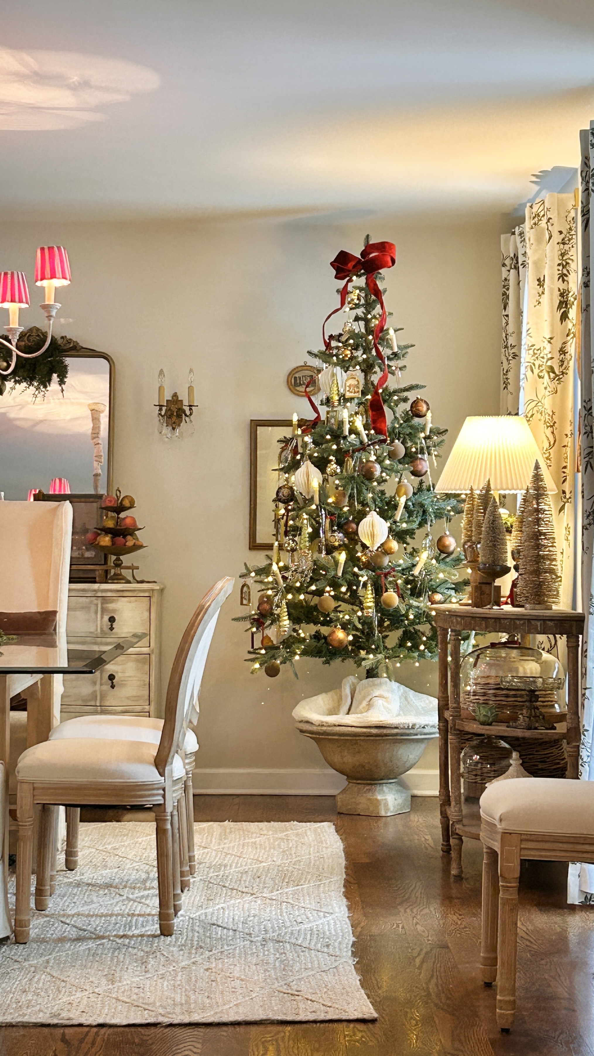 A Georgian Style Home Dressed for Christmas