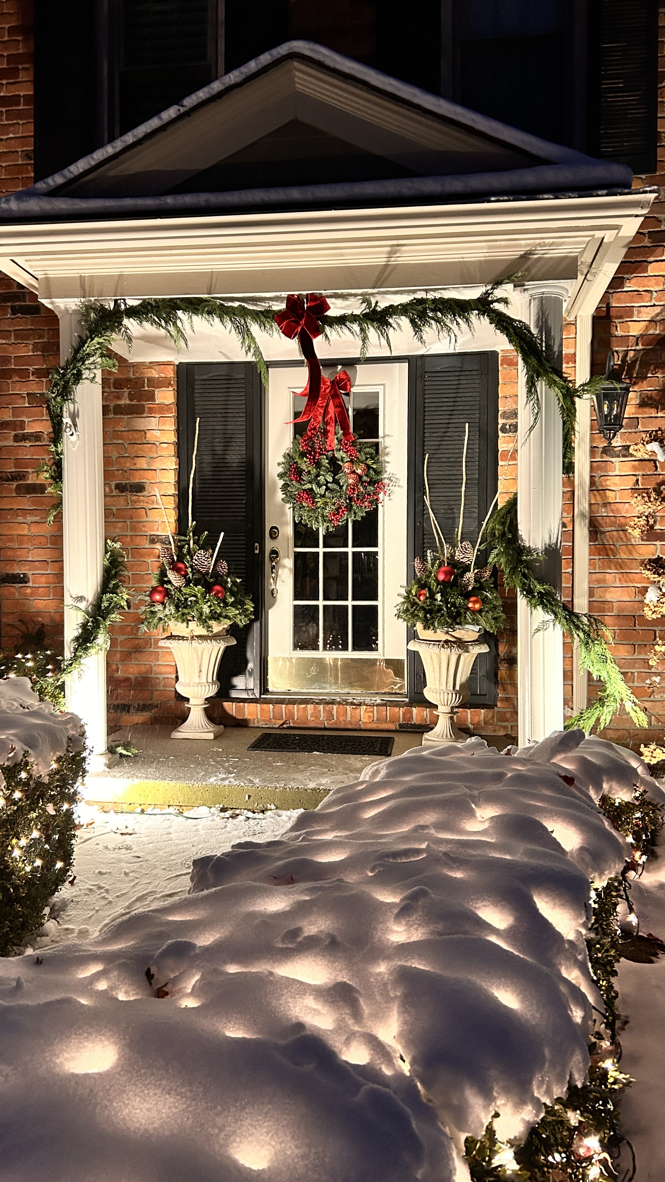 A Georgian Style Home Dressed for Christmas