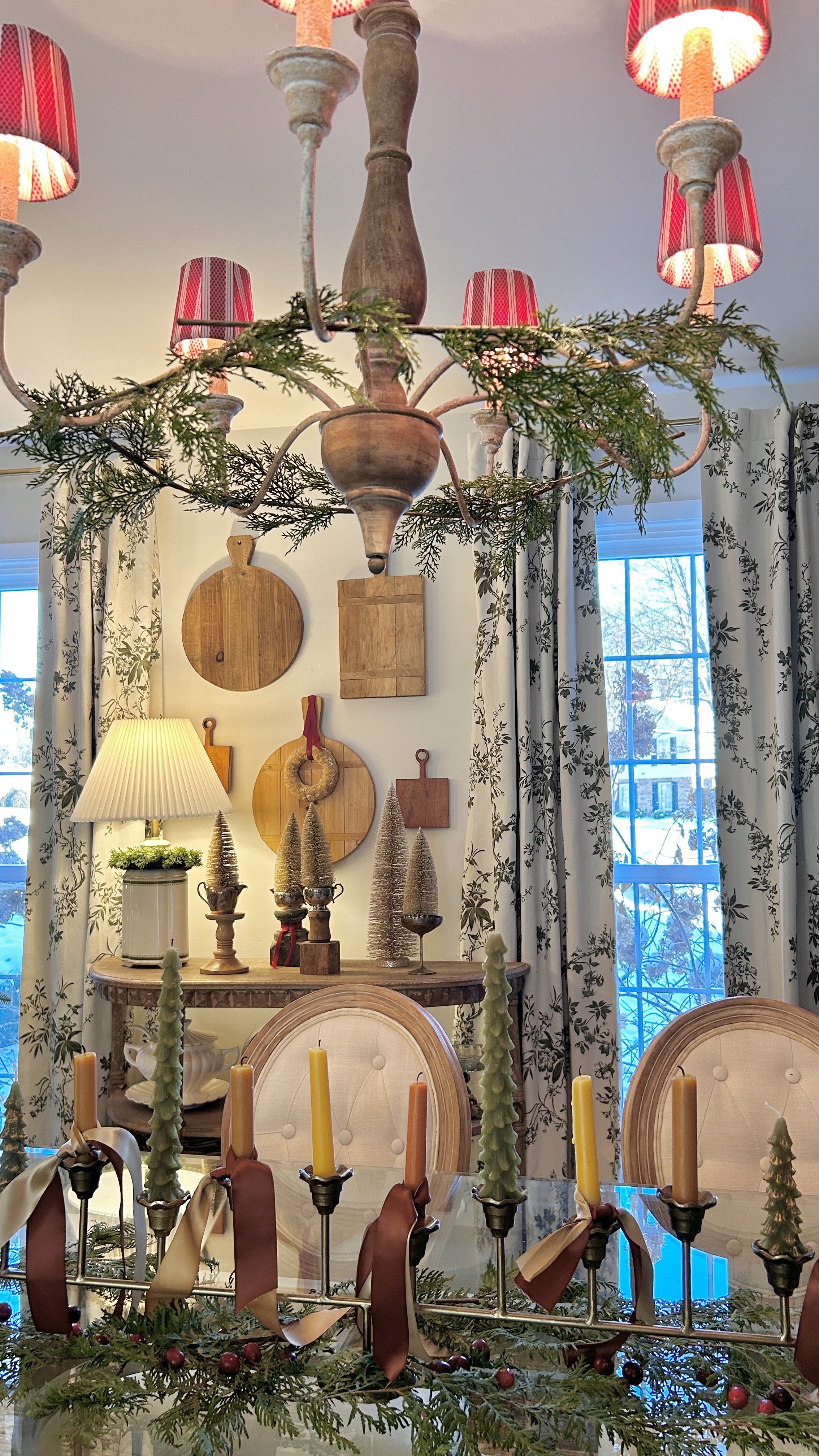 A Georgian Style Home Dressed for Christmas