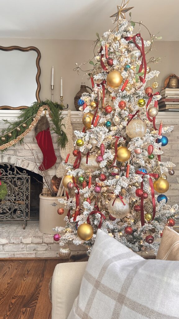 A Georgian Style Home Dressed for Christmas